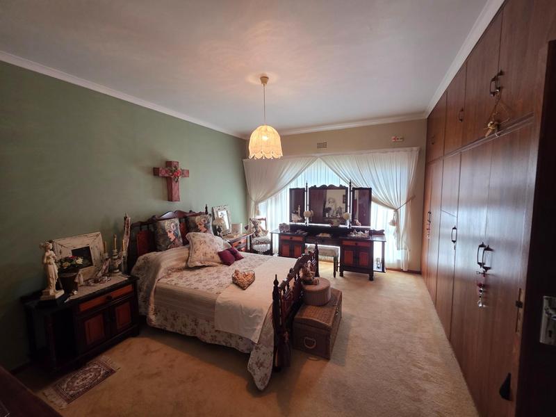 4 Bedroom Property for Sale in Gansbaai Central Western Cape